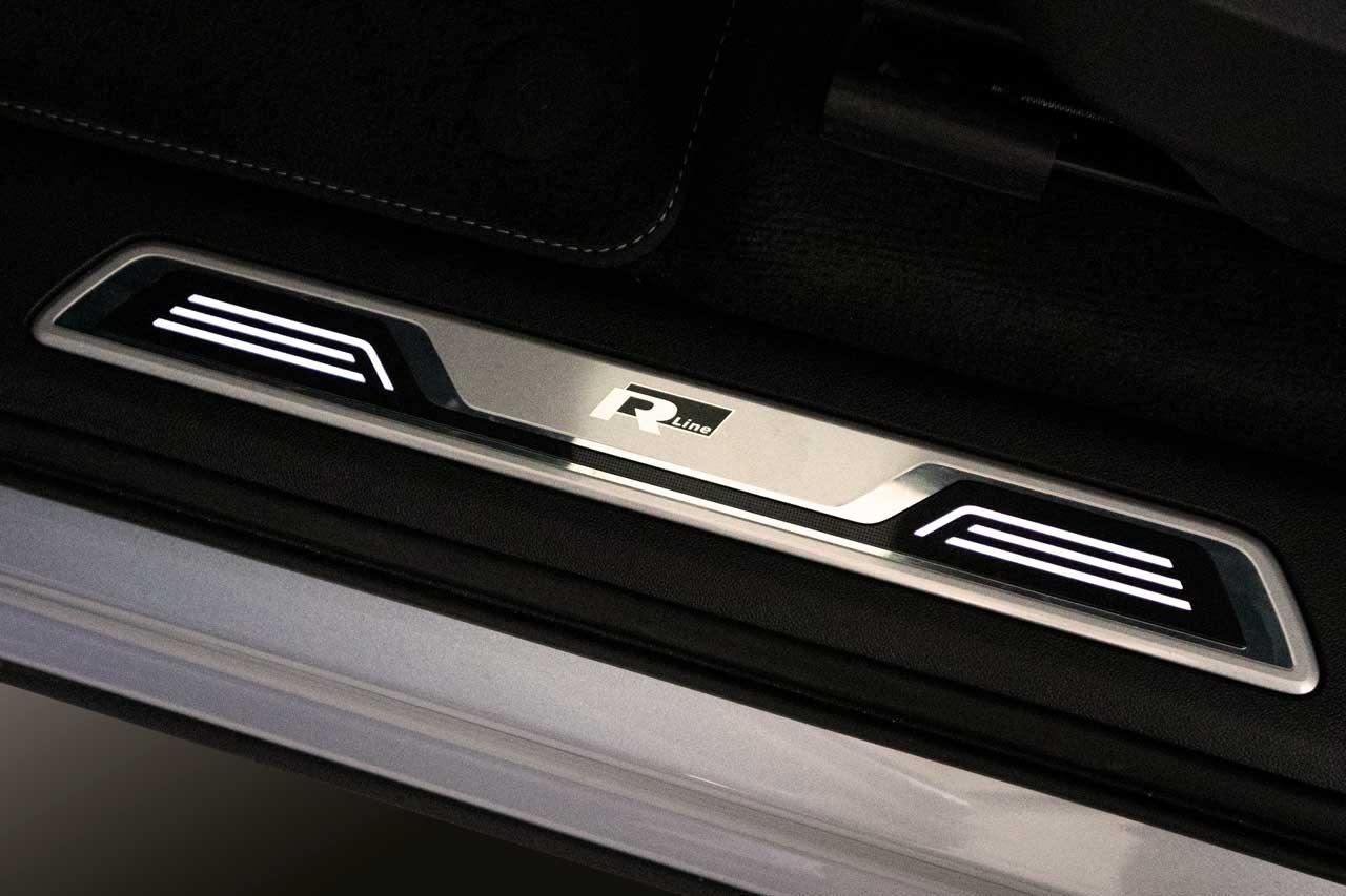 Complete set of original door sills with lighting for VW Touareg CR - SPEED LIGHT