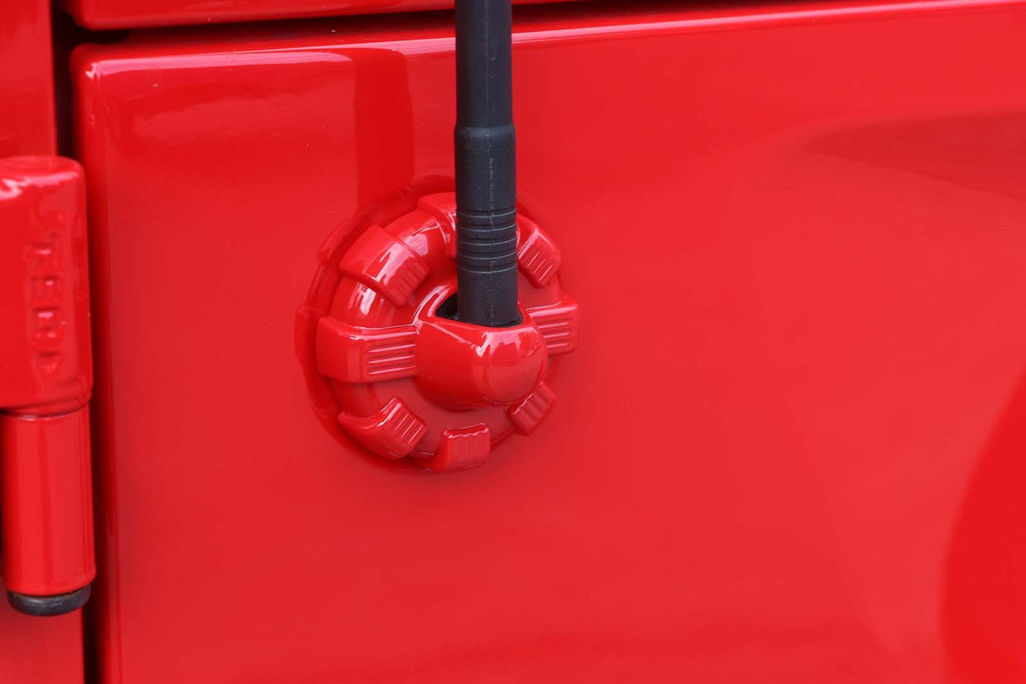 Radio Antenna Base Cover Trim Antenna Mount Decoration Bezel for Jeep Wrangler JL 2018-2022 (Black/ Red/ Silver)