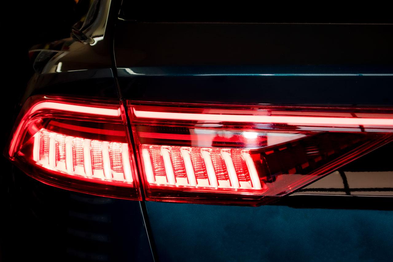 Complete set of LED rear lights with dynamic light staging for Audi Q8 4M - SPEED LIGHT
