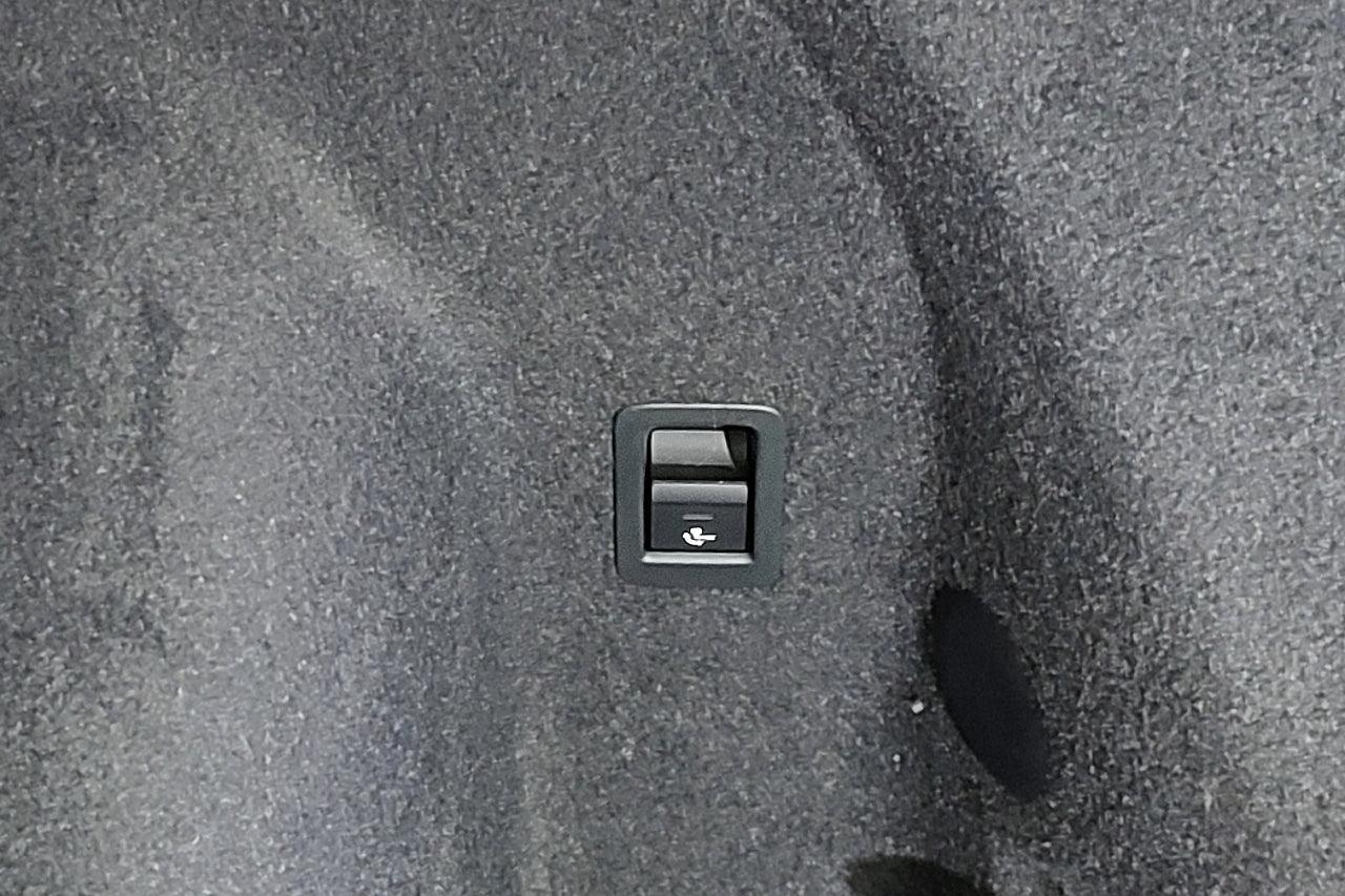 Complete trailer hitch (towbar) for Audi Q3 F3 - SPEED LIGHT