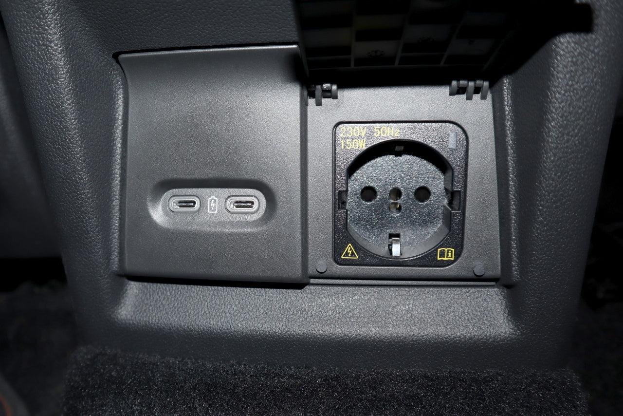Complete set 230 Volt socket + USB hub for Skoda Enyaq 5A - SPEED LIGHT