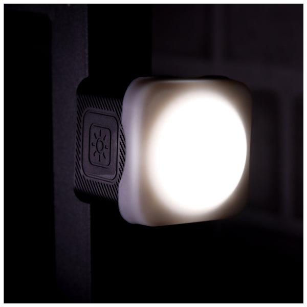 {Page Title} - {Image Description} - Speed-Light.fr