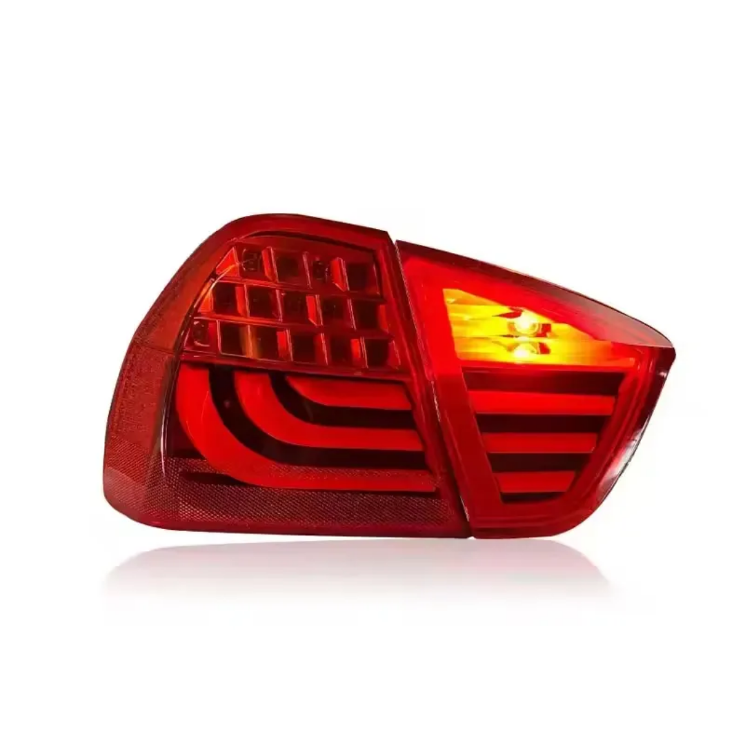FEUX ARRIÈRE BMW E90, modèle 2005-2008, pour une sécurité optimale sur votre véhicule.